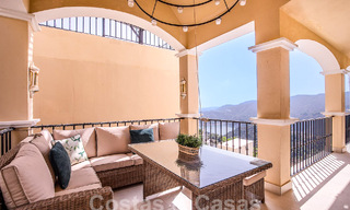 Spaanse luxevilla te koop met panoramisch zeezicht in een gated community in de heuvels van Marbella 57338 