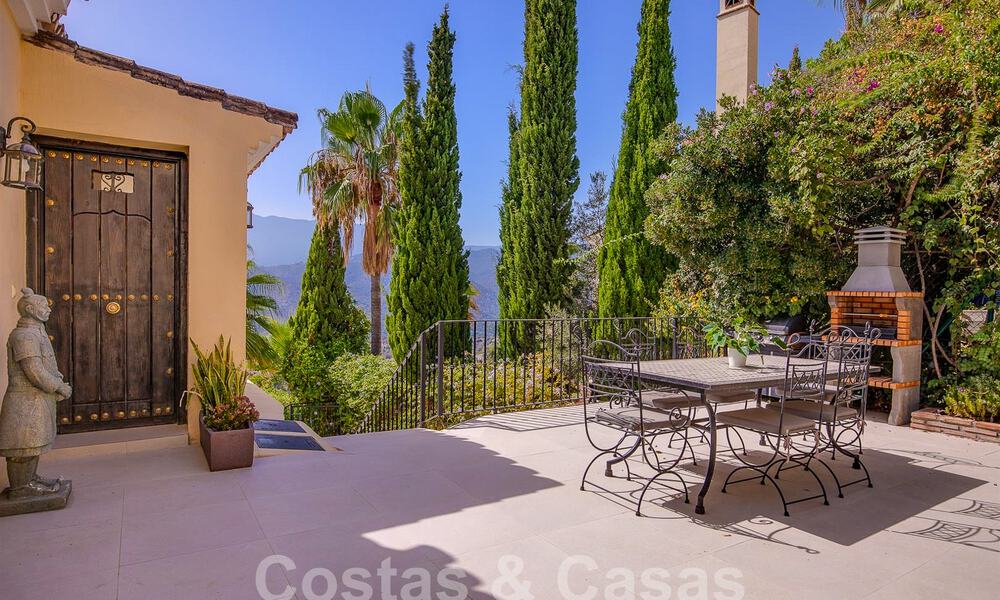 Spaanse luxevilla te koop met panoramisch zeezicht in een gated community in de heuvels van Marbella 57349