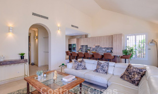 Spaanse luxevilla te koop met panoramisch zeezicht in een gated community in de heuvels van Marbella 57352 