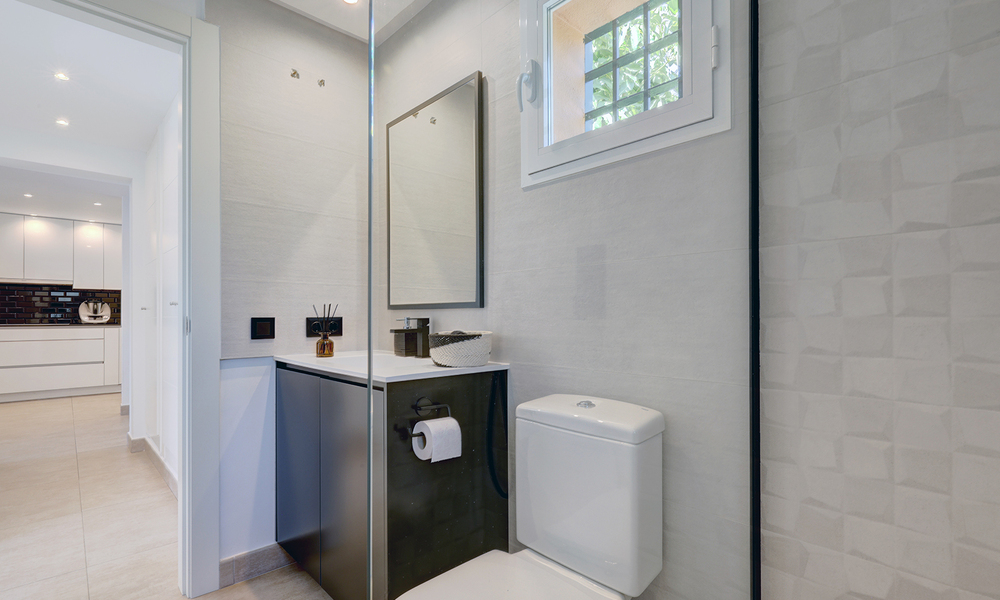 Stijlvol gerenoveerde, halfvrijstaande schakelvilla te koop met groot privé zwembad in Marbella - Benahavis 56404