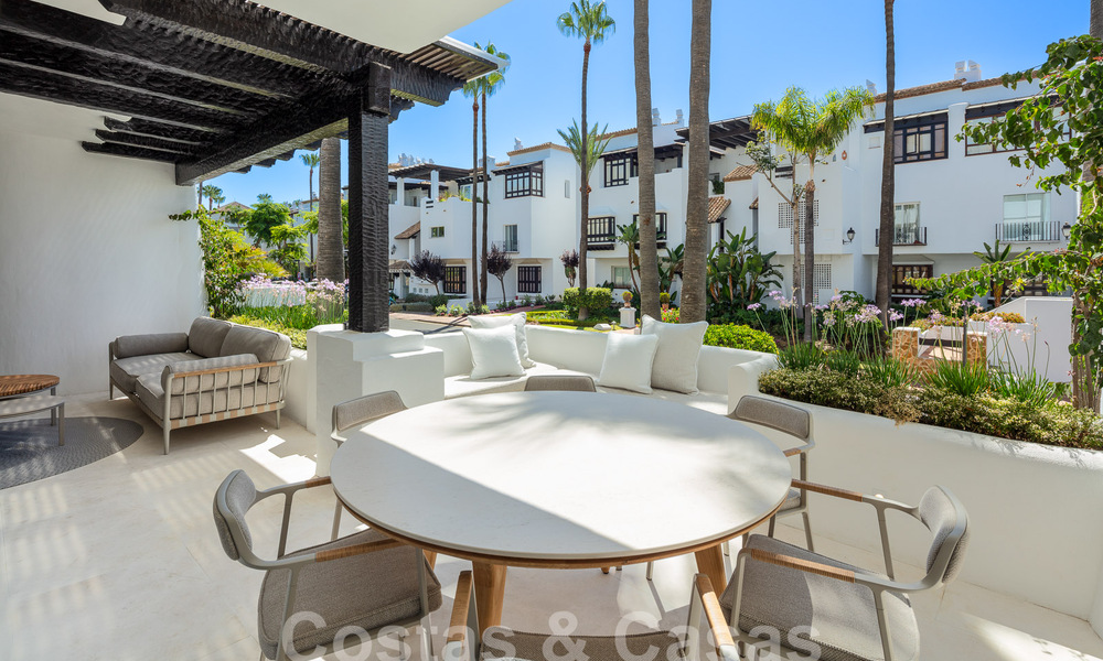 Voortreffelijk appartement te koop met zeezicht in Marina Puente Romano in Marbella 57260