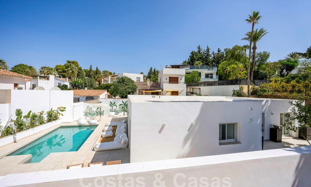 Sfeervolle luxevilla in Ibiza-stijl te koop, dicht bij alle voorzieningen van Nueva Andalucia, Marbella 56915