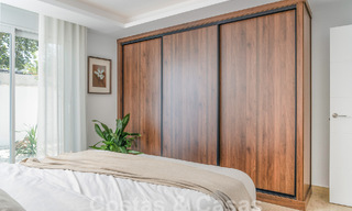 Sfeervolle luxevilla in Ibiza-stijl te koop, dicht bij alle voorzieningen van Nueva Andalucia, Marbella 56957 