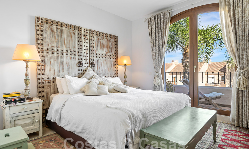 Ruim rijhuis te koop met 4 slaapkamers en zeezicht, in een gated complex op de New Golden Mile tussen Marbella en Estepona 57088
