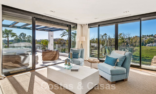 Modern gerenoveerde mediterrane luxevilla te koop, gelegen eerstelijns golf, hartje Nueva Andalucia, Marbella 57003 