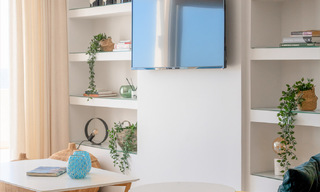 Fantastisch, eerstelijnsstrand appartement te koop met frontaal zeezicht op enkele minuten van Estepona centrum 57047 