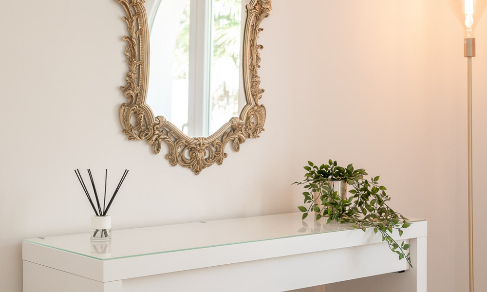 Fantastisch, eerstelijnsstrand appartement te koop met frontaal zeezicht op enkele minuten van Estepona centrum 57048