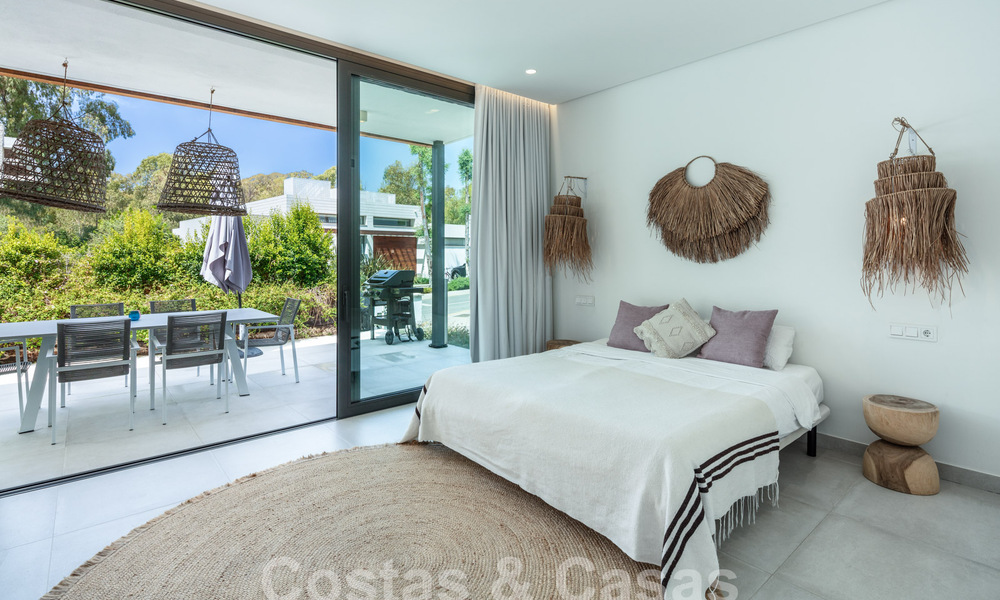 Moderne villa te koop in een gated urbanisatie op de New Golden Mile tussen Marbella en Estepona 57841