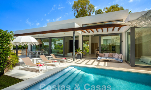 Moderne villa te koop in een gated urbanisatie op de New Golden Mile tussen Marbella en Estepona 57852