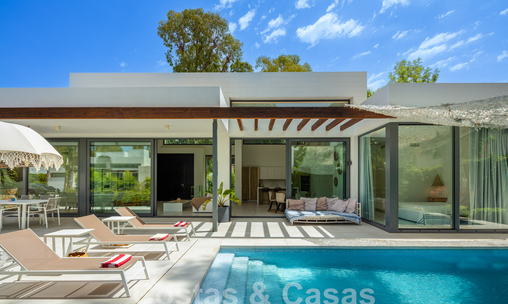 Moderne villa te koop in een gated urbanisatie op de New Golden Mile tussen Marbella en Estepona 57853