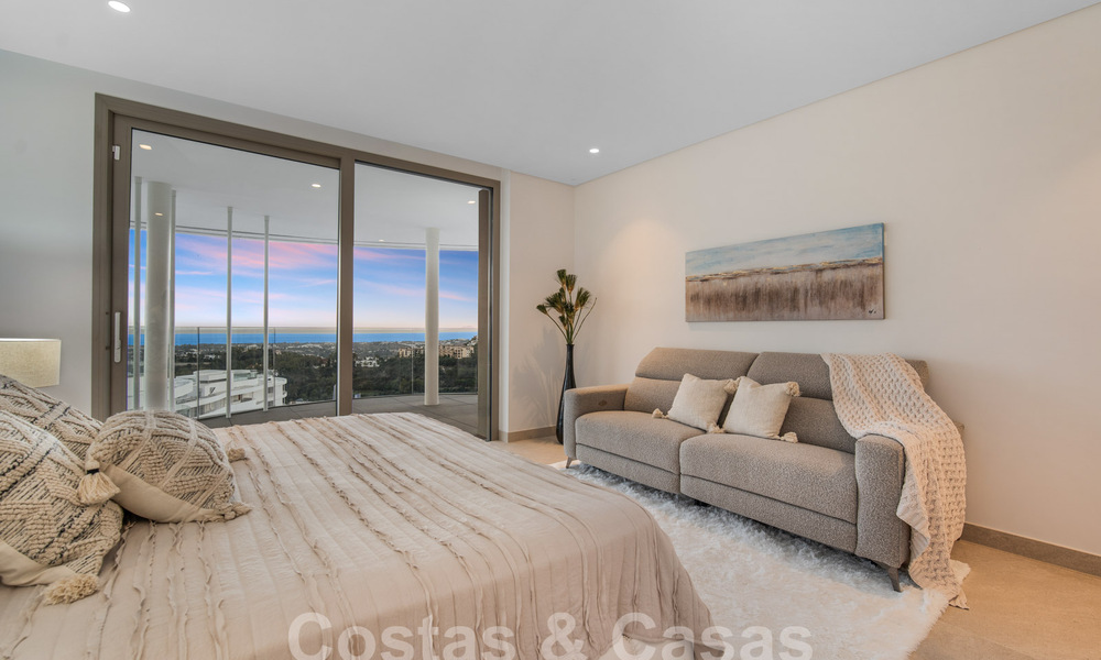 Eersteklas, luxe appartement te koop met schitterend uitzicht op zee, golf en berglandschap in Marbella - Benahavis 58429