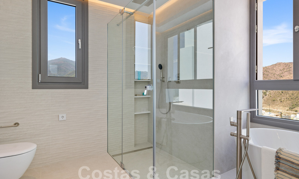 Gloednieuw, modernistisch penthouse te koop, in een exclusief golfresort in de heuvels van Marbella - Benahavis 58402