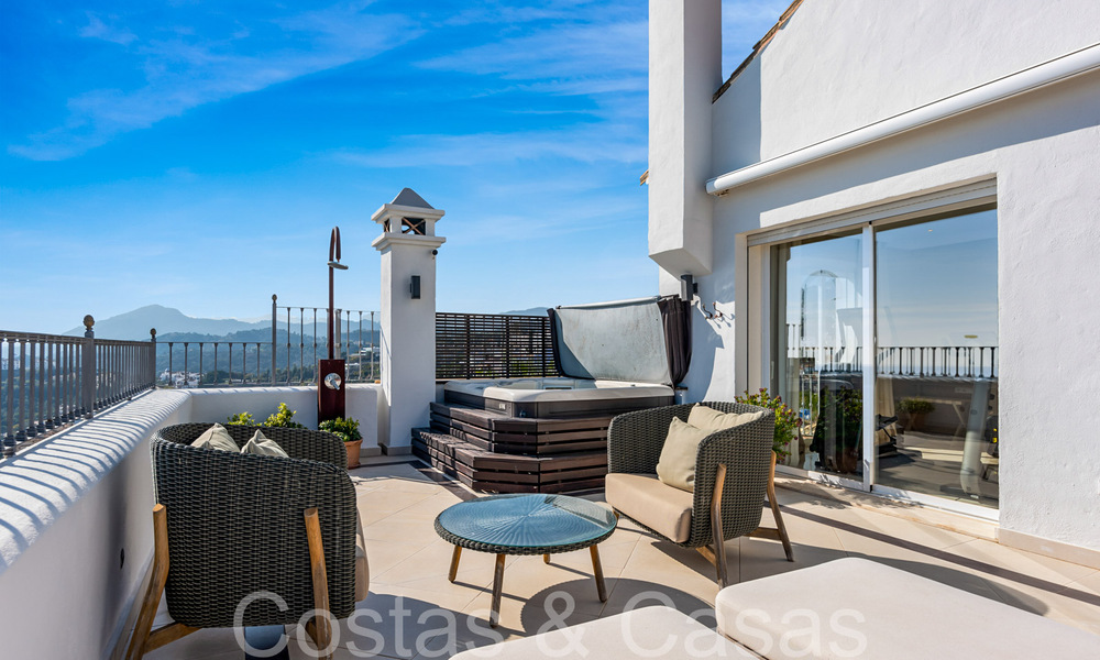 Penthouse te koop met panoramisch zeezicht in de heuvels van Marbella - Benahavis 67387