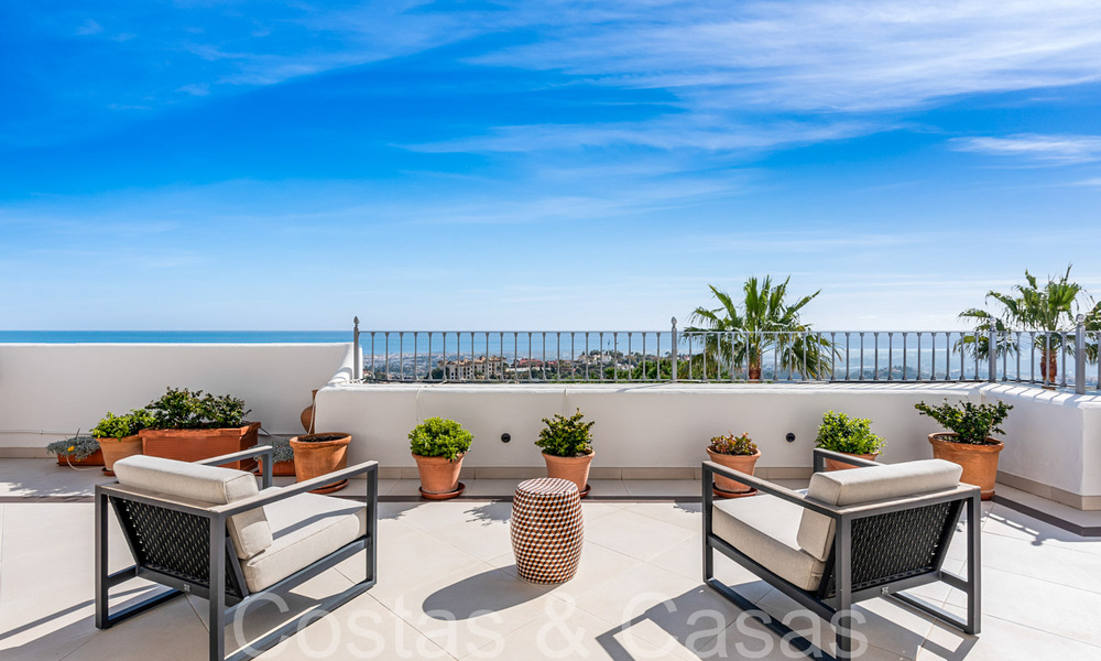 Penthouse te koop met panoramisch zeezicht in de heuvels van Marbella - Benahavis 67398