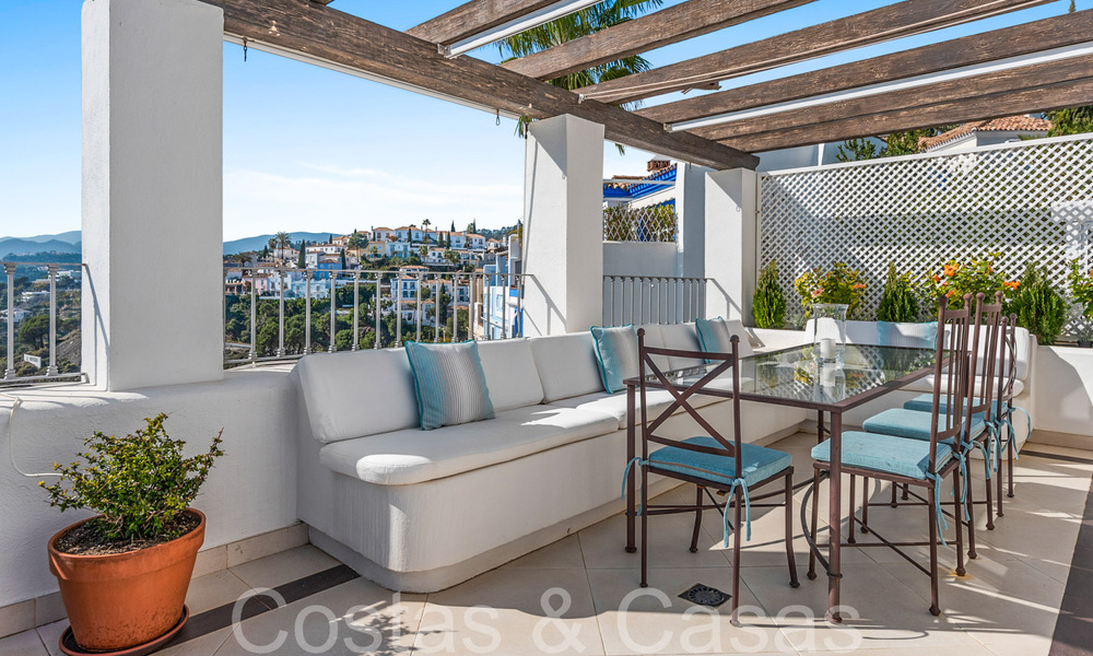 Penthouse te koop met panoramisch zeezicht in de heuvels van Marbella - Benahavis 67401