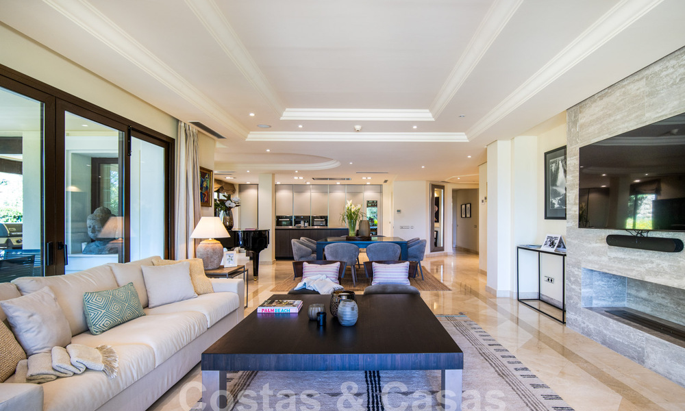 Luxe tuinappartement te koop met privézwembad in een hoogstaand complex in Nueva Andalucia, Marbella 58060