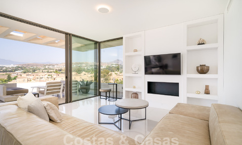 Modern design penthouse met ruime terrassen te koop op de New Golden Mile tussen Marbella en Estepona 58789