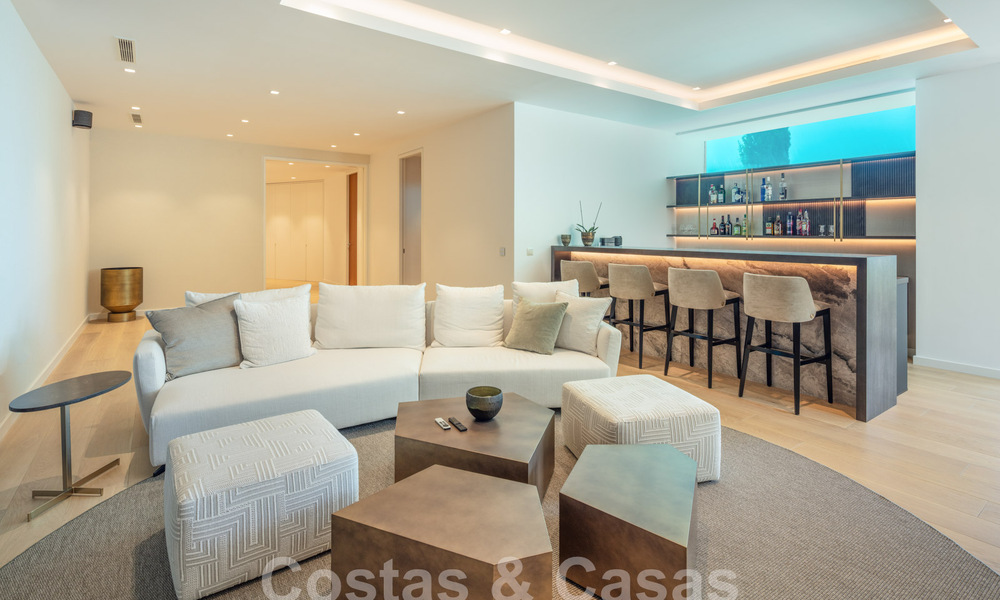 Prestigieuze, moderne luxevilla te koop met adembenemend zeezicht in een gated community in Marbella - Benahavis 58689