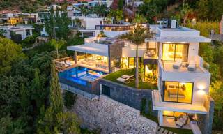 Prestigieuze, moderne luxevilla te koop met adembenemend zeezicht in een gated community in Marbella - Benahavis 58696 