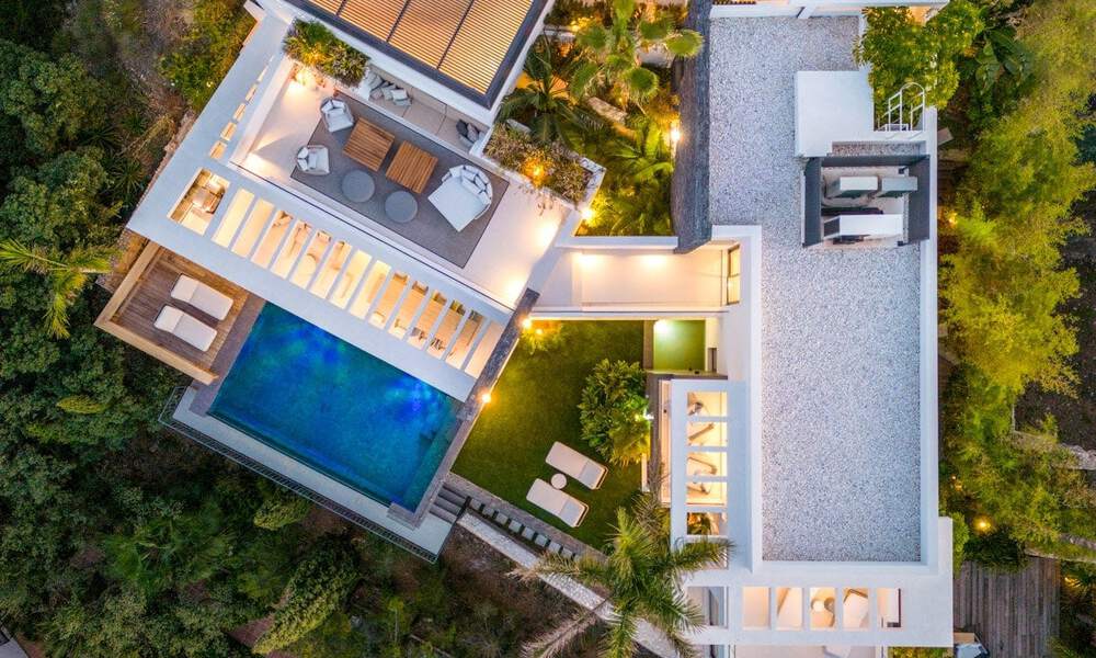 Prestigieuze, moderne luxevilla te koop met adembenemend zeezicht in een gated community in Marbella - Benahavis 58698