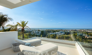 Prestigieuze, moderne luxevilla te koop met adembenemend zeezicht in een gated community in Marbella - Benahavis 58701 