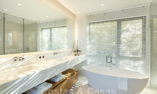Prestigieuze, moderne luxevilla te koop met adembenemend zeezicht in een gated community in Marbella - Benahavis 58703 