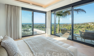 Prestigieuze, moderne luxevilla te koop met adembenemend zeezicht in een gated community in Marbella - Benahavis 58705 