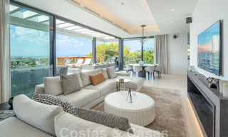 Prestigieuze, moderne luxevilla te koop met adembenemend zeezicht in een gated community in Marbella - Benahavis 58714 