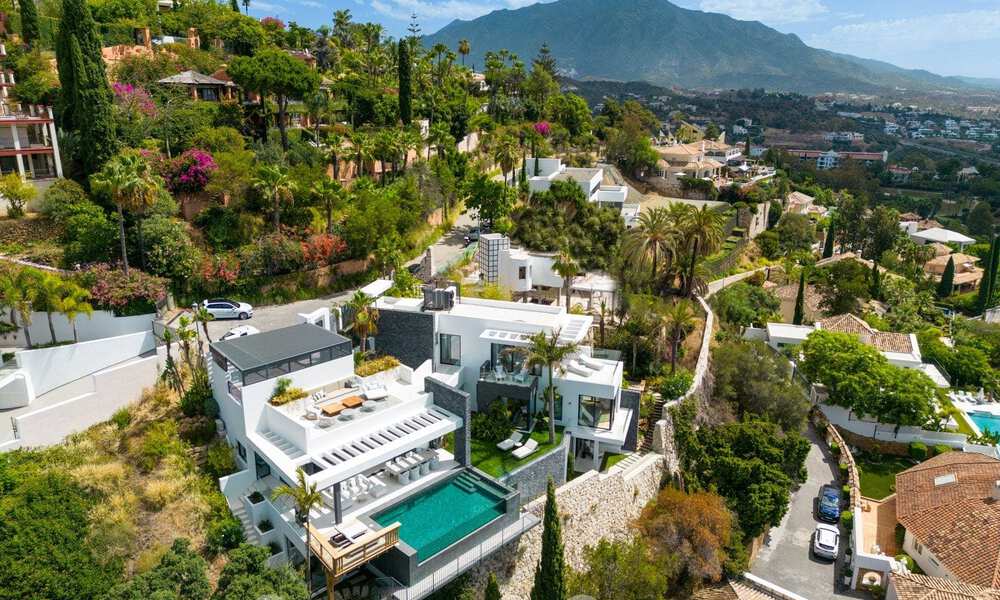 Prestigieuze, moderne luxevilla te koop met adembenemend zeezicht in een gated community in Marbella - Benahavis 58722