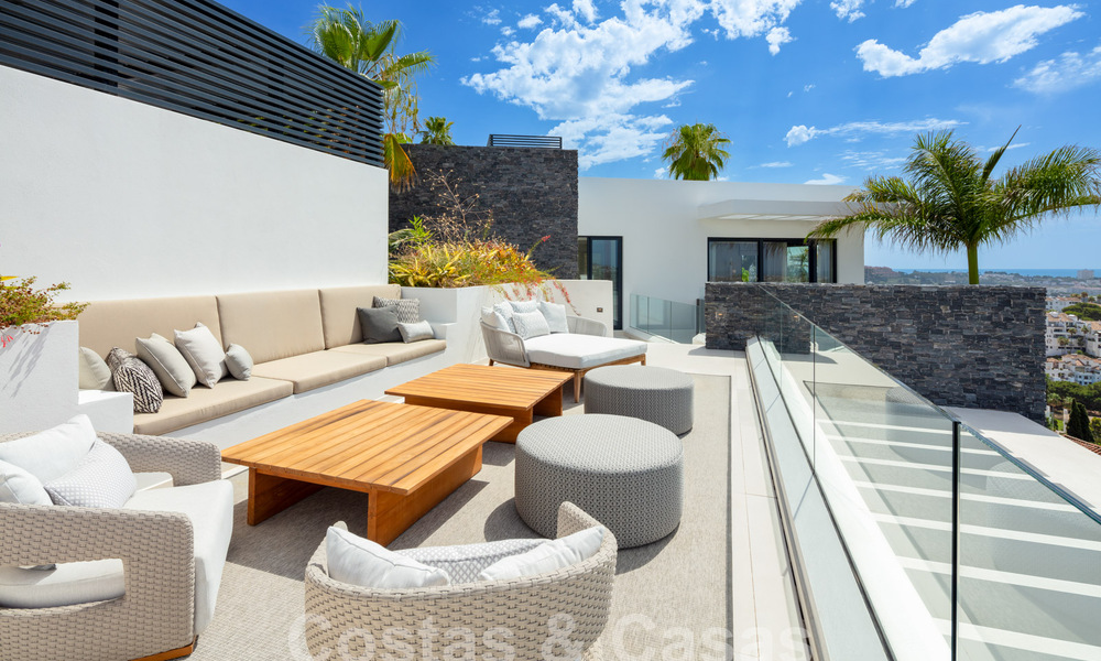Prestigieuze, moderne luxevilla te koop met adembenemend zeezicht in een gated community in Marbella - Benahavis 58729