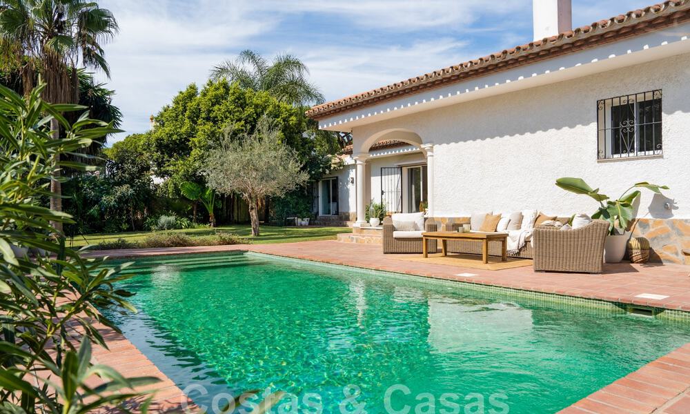 Traditionele gelijkvloerse villa te koop, beachside op de New Golden Mile, Marbella - Estepona 58877