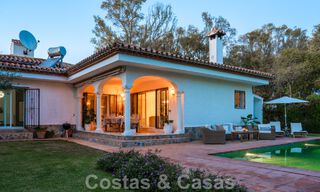 Traditionele gelijkvloerse villa te koop, beachside op de New Golden Mile, Marbella - Estepona 58879 