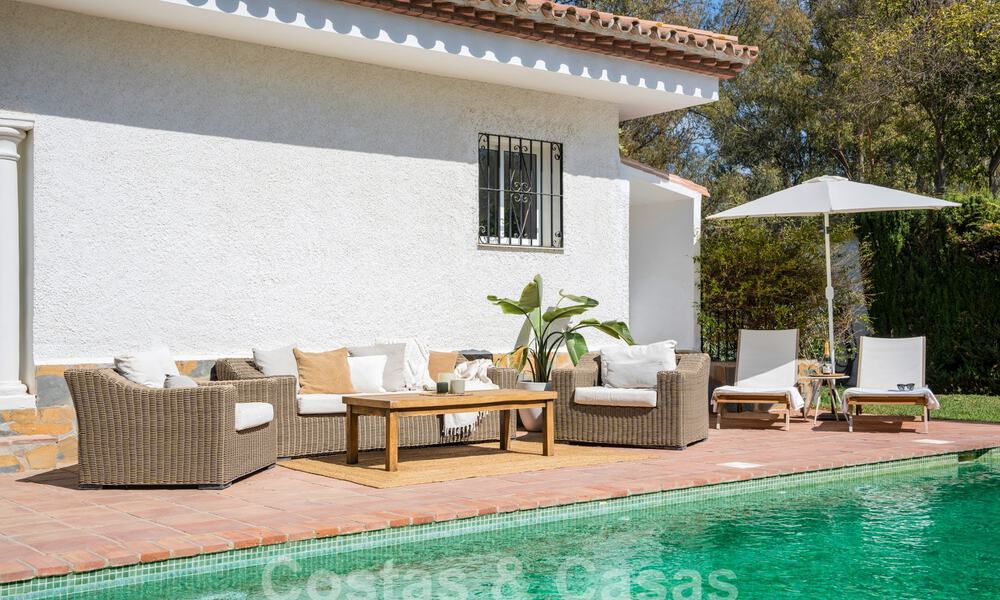 Traditionele gelijkvloerse villa te koop, beachside op de New Golden Mile, Marbella - Estepona 58890