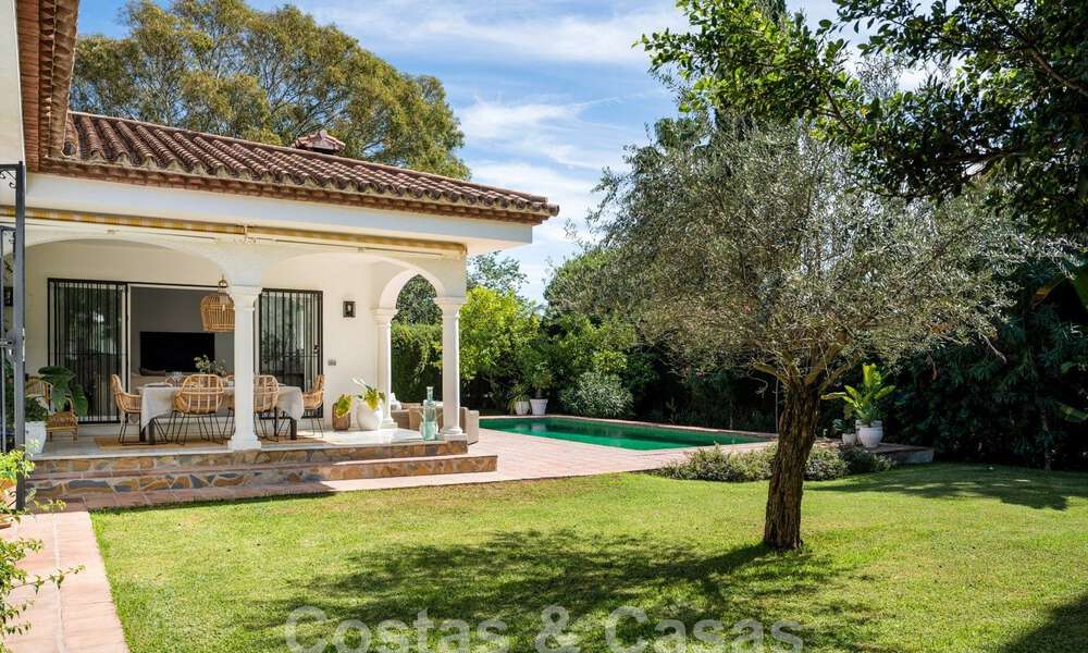 Traditionele gelijkvloerse villa te koop, beachside op de New Golden Mile, Marbella - Estepona 58893
