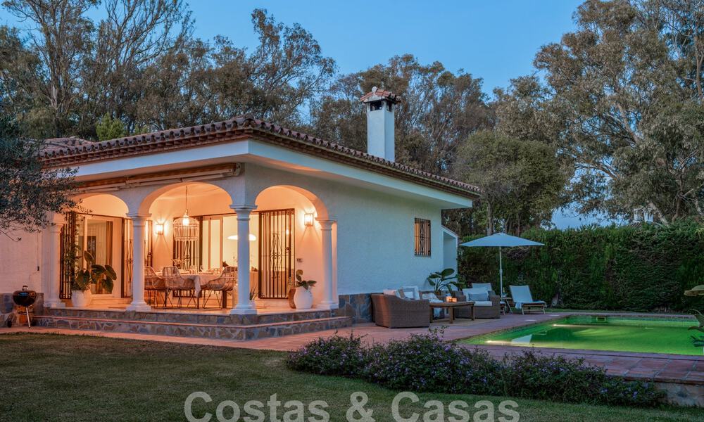 Traditionele gelijkvloerse villa te koop, beachside op de New Golden Mile, Marbella - Estepona 58903