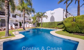 Penthouse te koop met ruim dakterras en 360° uitzicht, op een steenworp van het strand en het centrum van Puerto Banus, Marbella 59058 