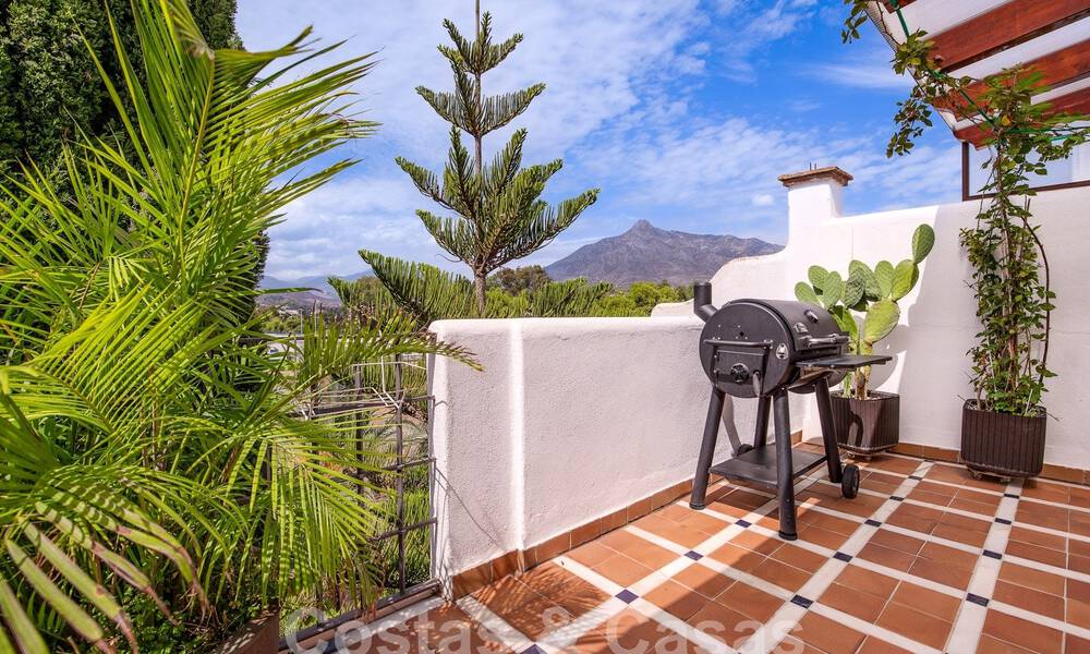 Penthouse te koop met ruim dakterras en 360° uitzicht, op een steenworp van het strand en het centrum van Puerto Banus, Marbella 59061