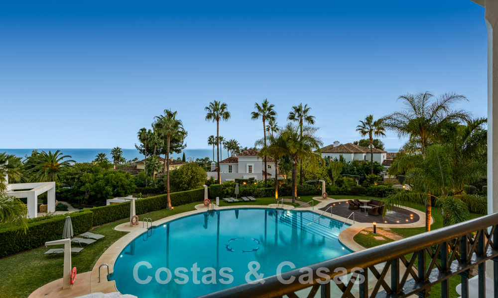Ruim luxe appartement te koop met panoramisch zeezicht in een gated urbanisatie op de Golden Mile, Marbella 59803