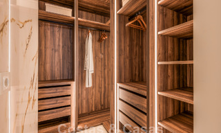 Ruim luxe appartement te koop met panoramisch zeezicht in een gated urbanisatie op de Golden Mile, Marbella 59814 