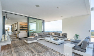 Moderne luxevilla te koop met zeezicht in een gated community omgeven door natuur in Marbella - Benahavis 59220 