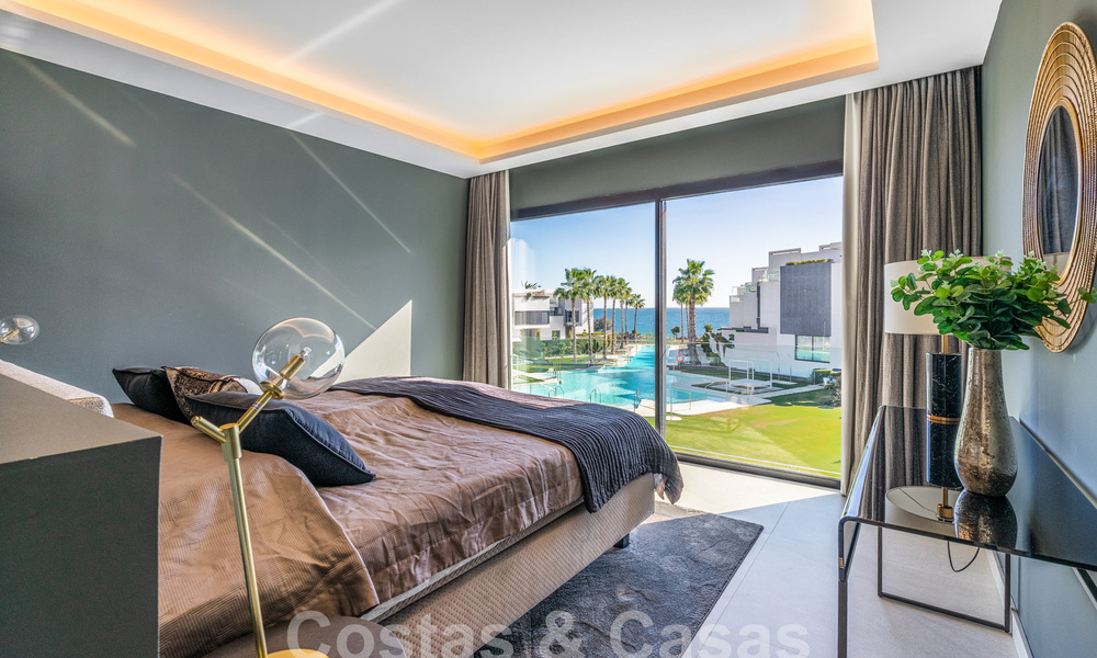 Gezinsvriendelijk modern huis te koop in een strandcomplex op wandelafstand van Estepona centrum 59407