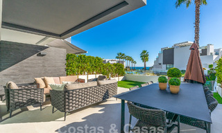 Gezinsvriendelijk modern huis te koop in een strandcomplex op wandelafstand van Estepona centrum 59416 