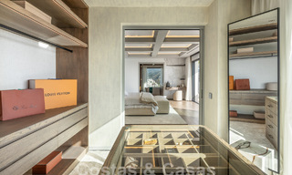 Moderne Andalusische luxevilla met onbelemmerd zeezicht te koop in een beveiligde wijk in La Quinta, Marbella - Benahavis 59547 