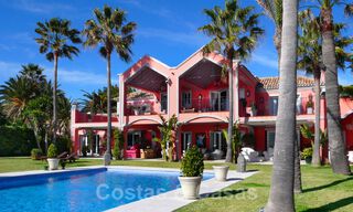 Beachfront Luxe Villa te koop, direct aan zee, Marbella - Estepona 31114 