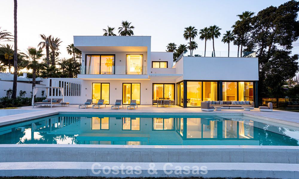Contemporaine nieuwbouwvilla te koop in een geprefereerde golfurbanisatie op de New Golden Mile, Marbella - Benahavis 782462