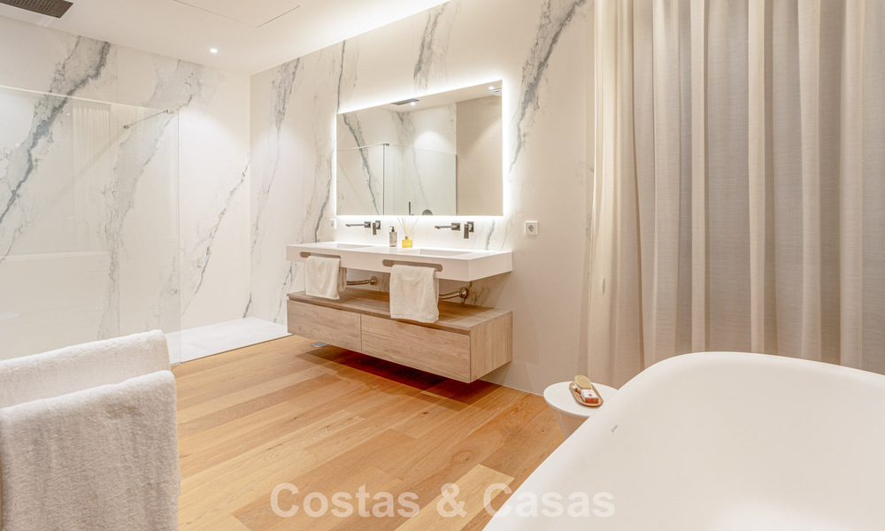 Contemporaine nieuwbouwvilla te koop in een geprefereerde golfurbanisatie op de New Golden Mile, Marbella - Benahavis 782465