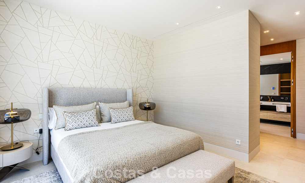 Contemporaine nieuwbouwvilla te koop in een geprefereerde golfurbanisatie op de New Golden Mile, Marbella - Benahavis 782471