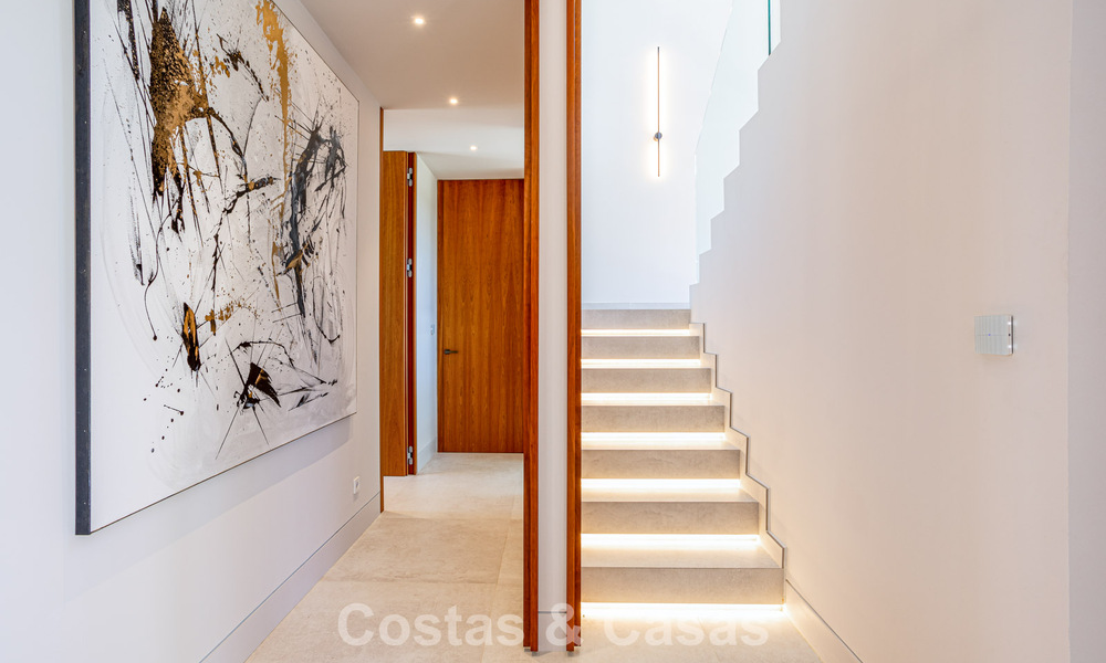 Contemporaine nieuwbouwvilla te koop in een geprefereerde golfurbanisatie op de New Golden Mile, Marbella - Benahavis 782474