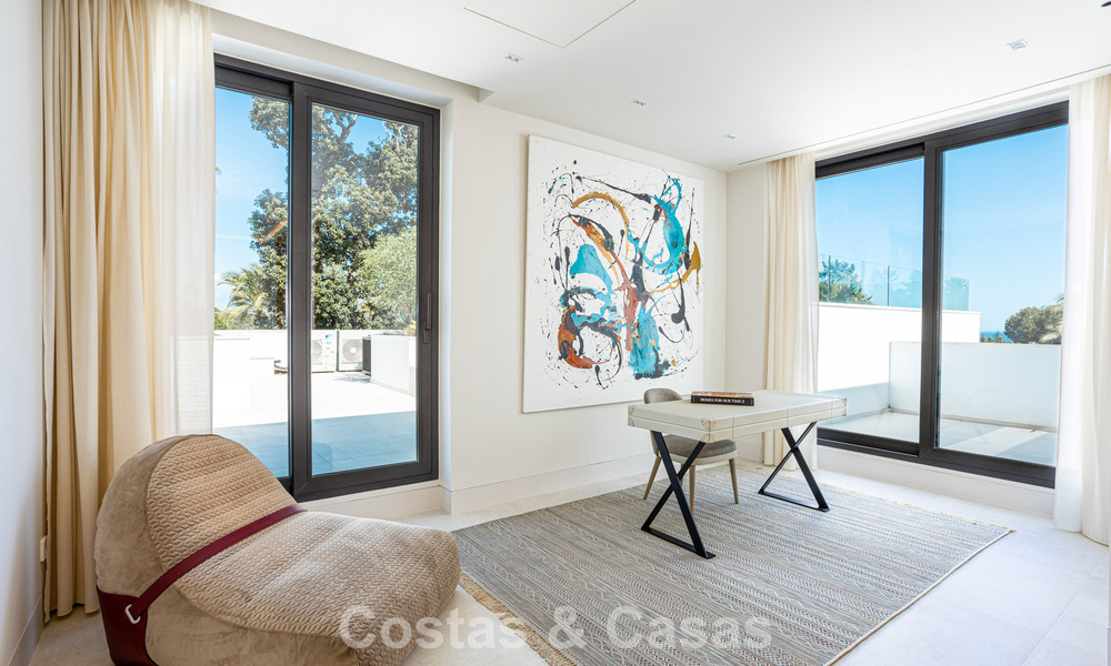 Contemporaine nieuwbouwvilla te koop in een geprefereerde golfurbanisatie op de New Golden Mile, Marbella - Benahavis 782476