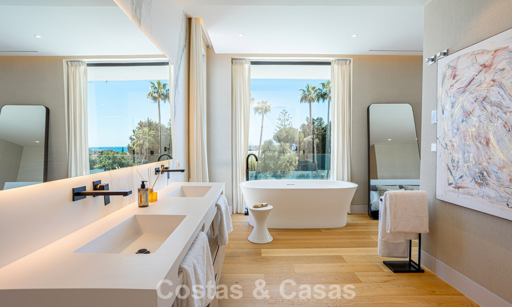 Contemporaine nieuwbouwvilla te koop in een geprefereerde golfurbanisatie op de New Golden Mile, Marbella - Benahavis 782481